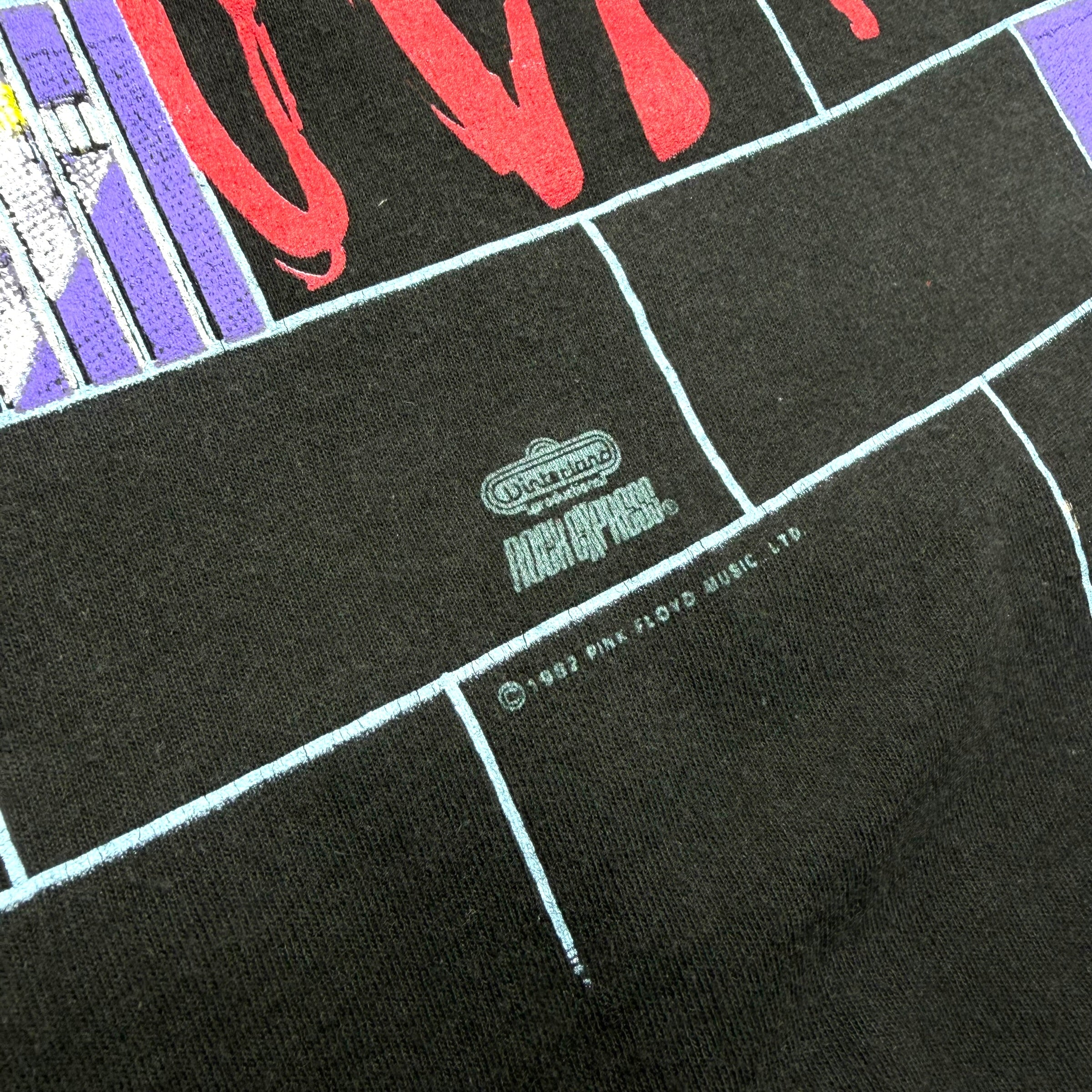 Vintage 90s Pink Floyd 'The Wall' All Over Tee XL