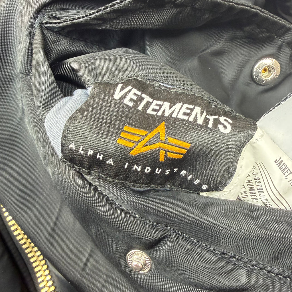 Vetements x Alpha Industries Reversible Emoji Bomber S (L)