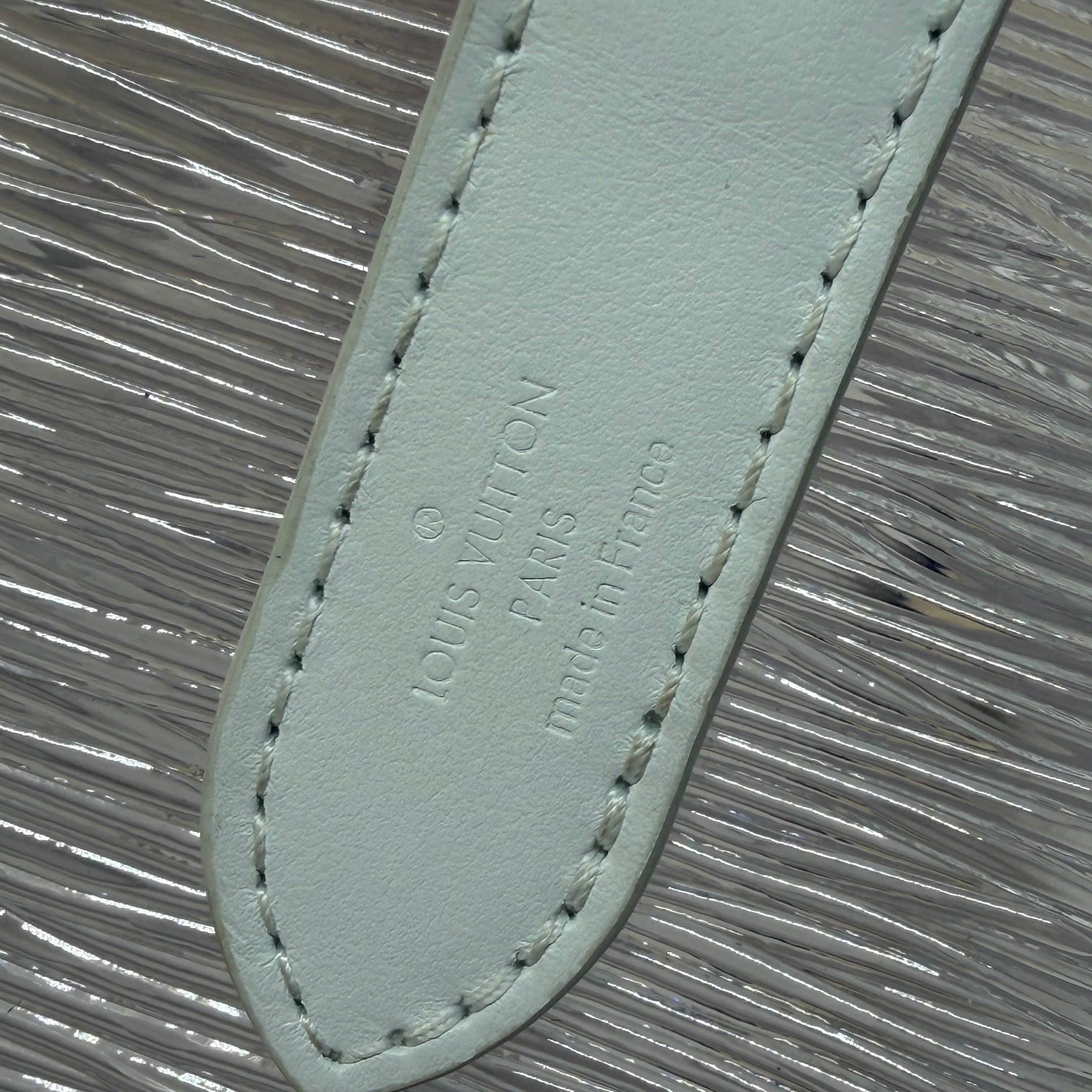 Louis Vuitton Wavy Keepall Bandoulière 50 Duffle Bag
