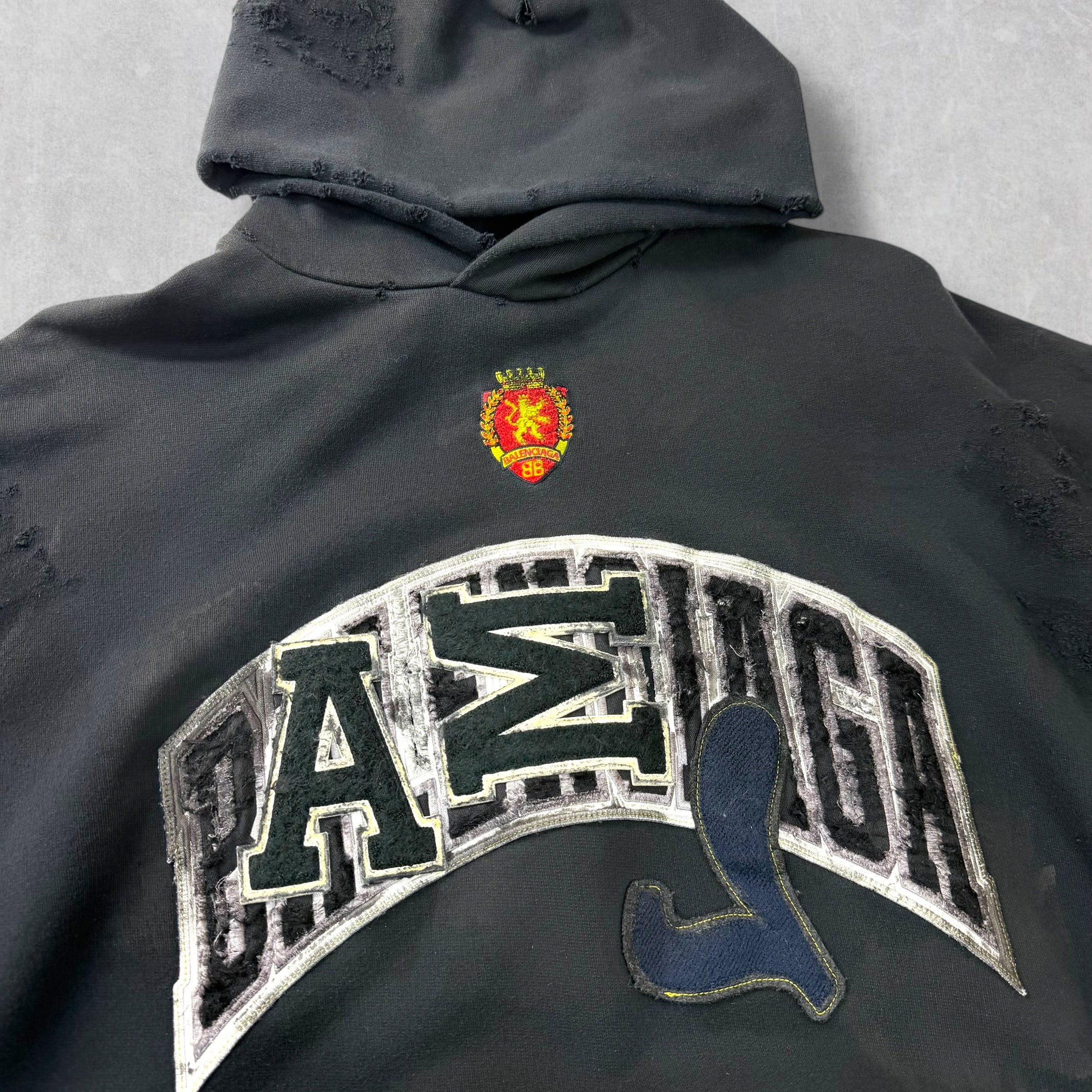 Balenciaga Skater Logo-Appliqué Hoodie 4 (XXL)