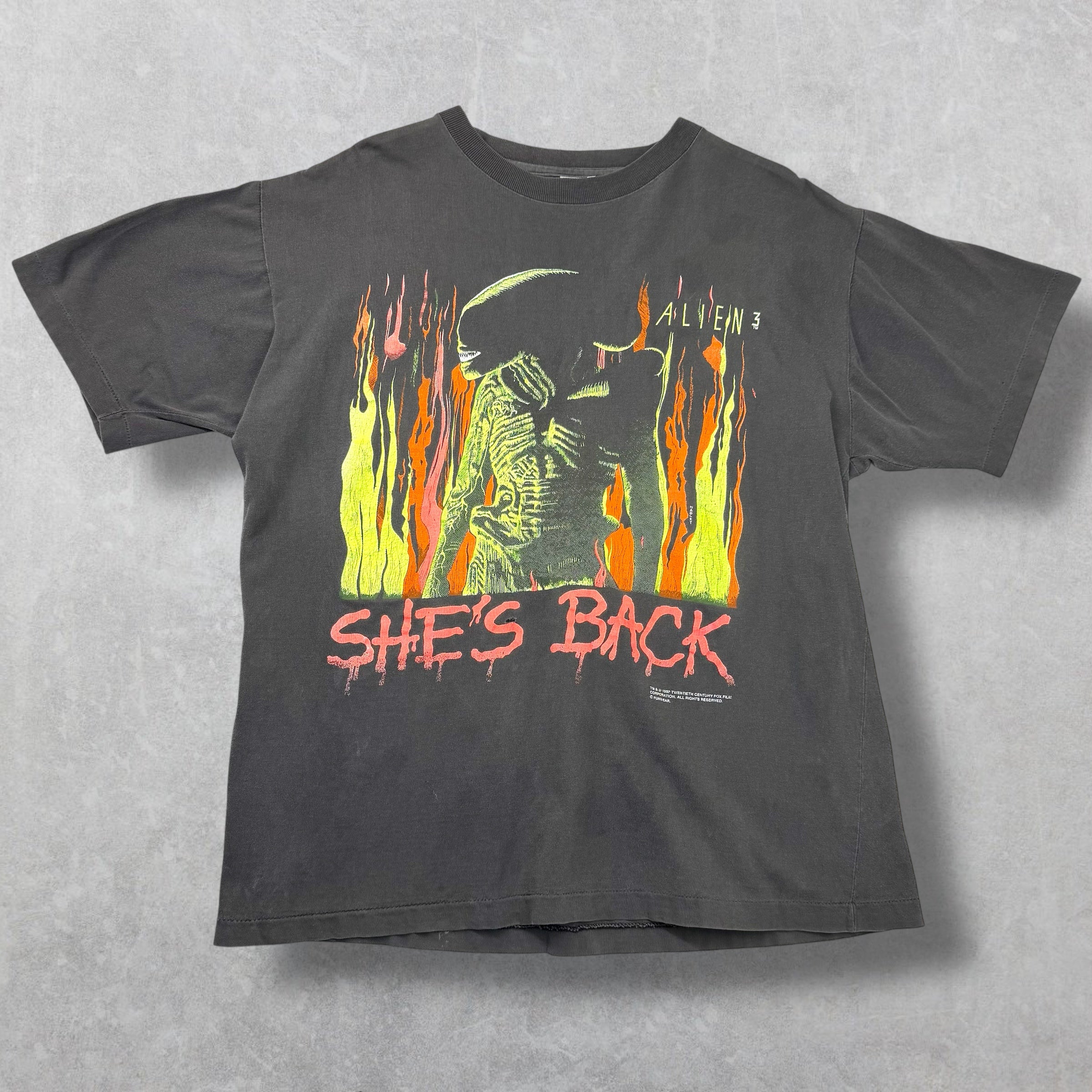 Vintage 1992 Alien 3 She's Back Tee XL