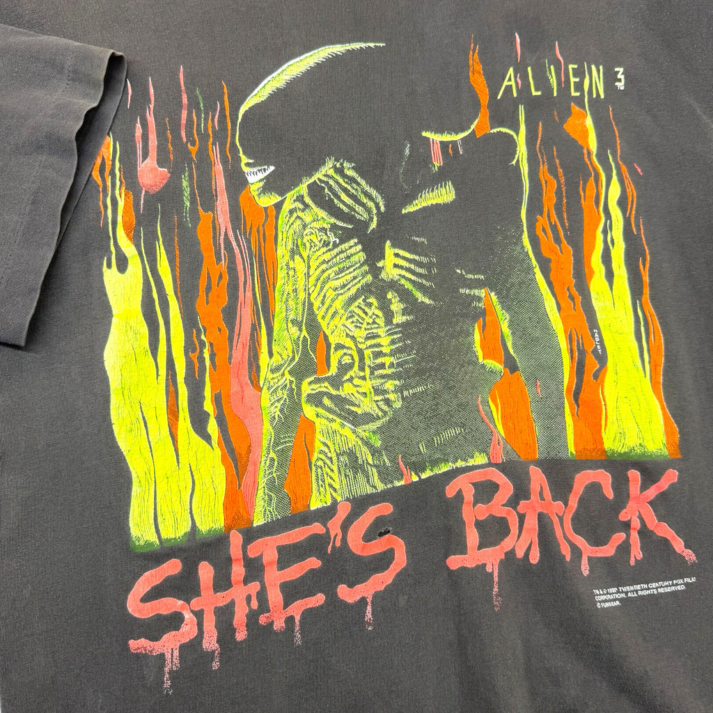 Vintage 1992 Alien 3 She's Back Tee XL