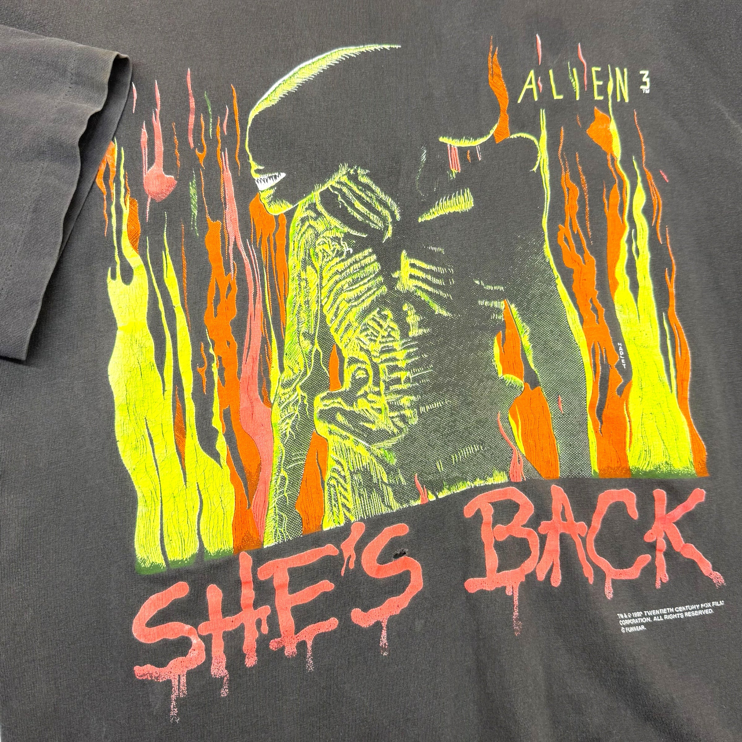 Vintage 1992 Alien 3 She's Back Tee XL