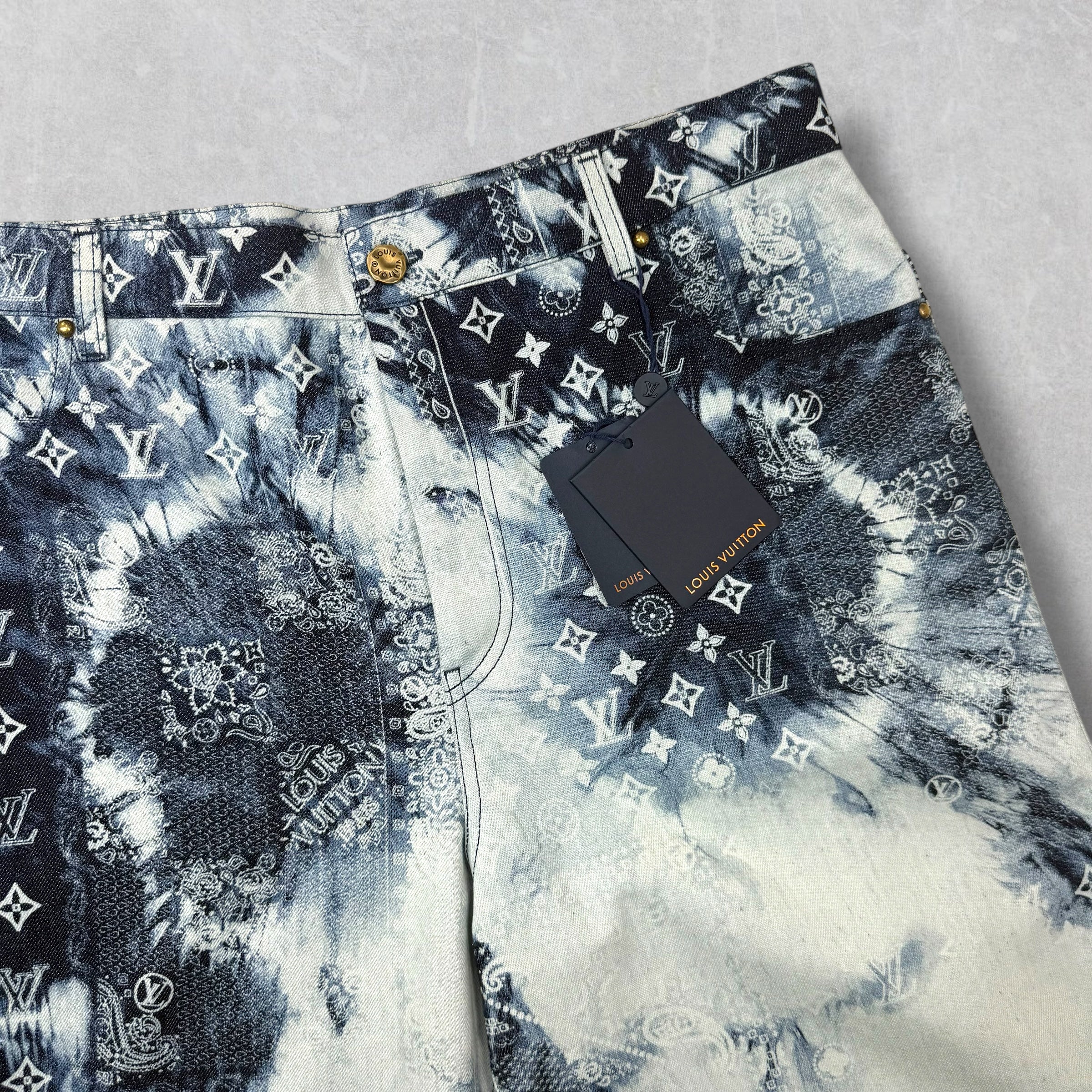 Louis Vuitton Monogram Bandana Shorts 36