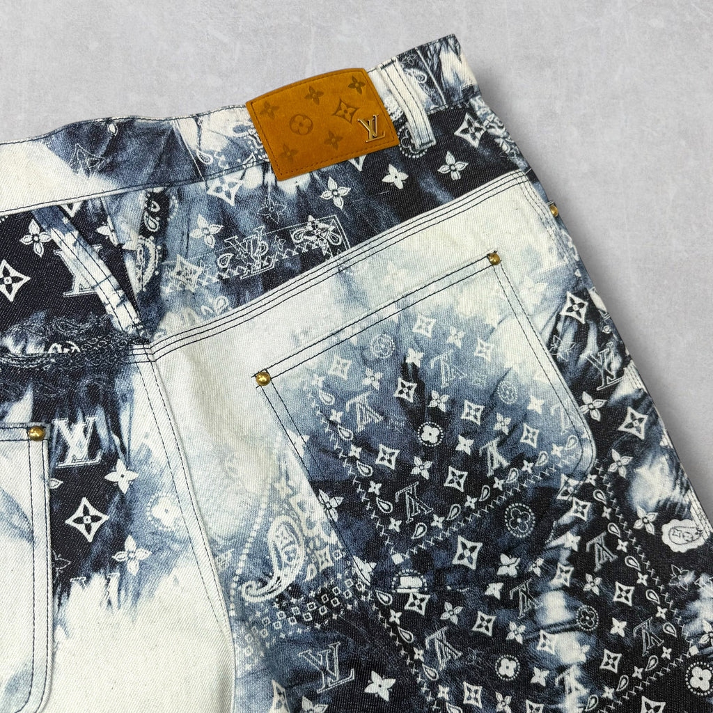 Louis Vuitton Monogram Bandana Shorts 36