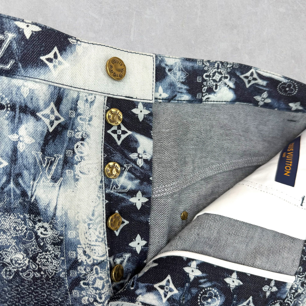 Louis Vuitton Monogram Bandana Shorts 36