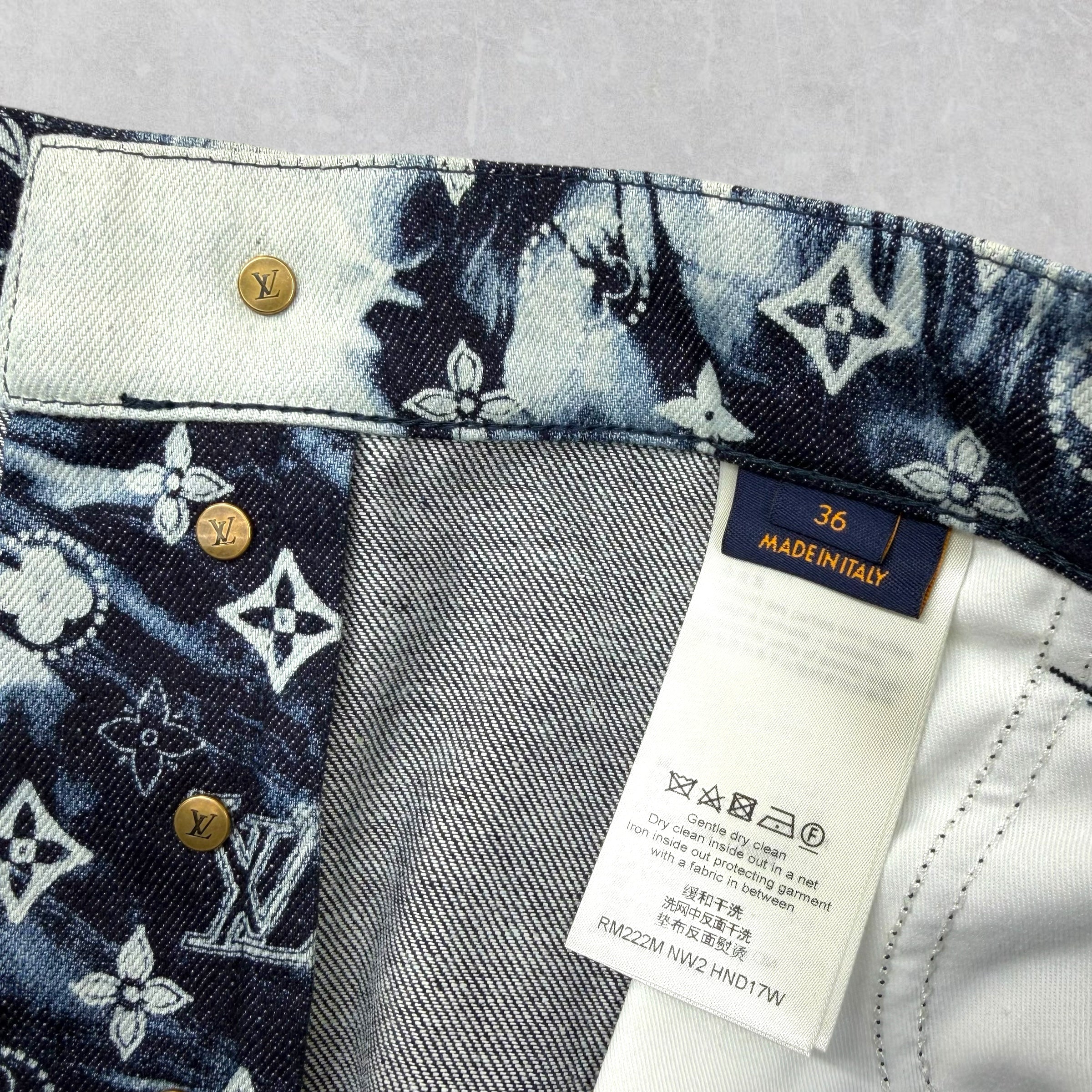 Louis Vuitton Monogram Bandana Shorts 36