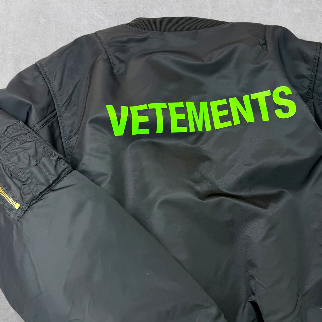 Vetements x Alpha Industries Reversible Emoji Bomber S (L)