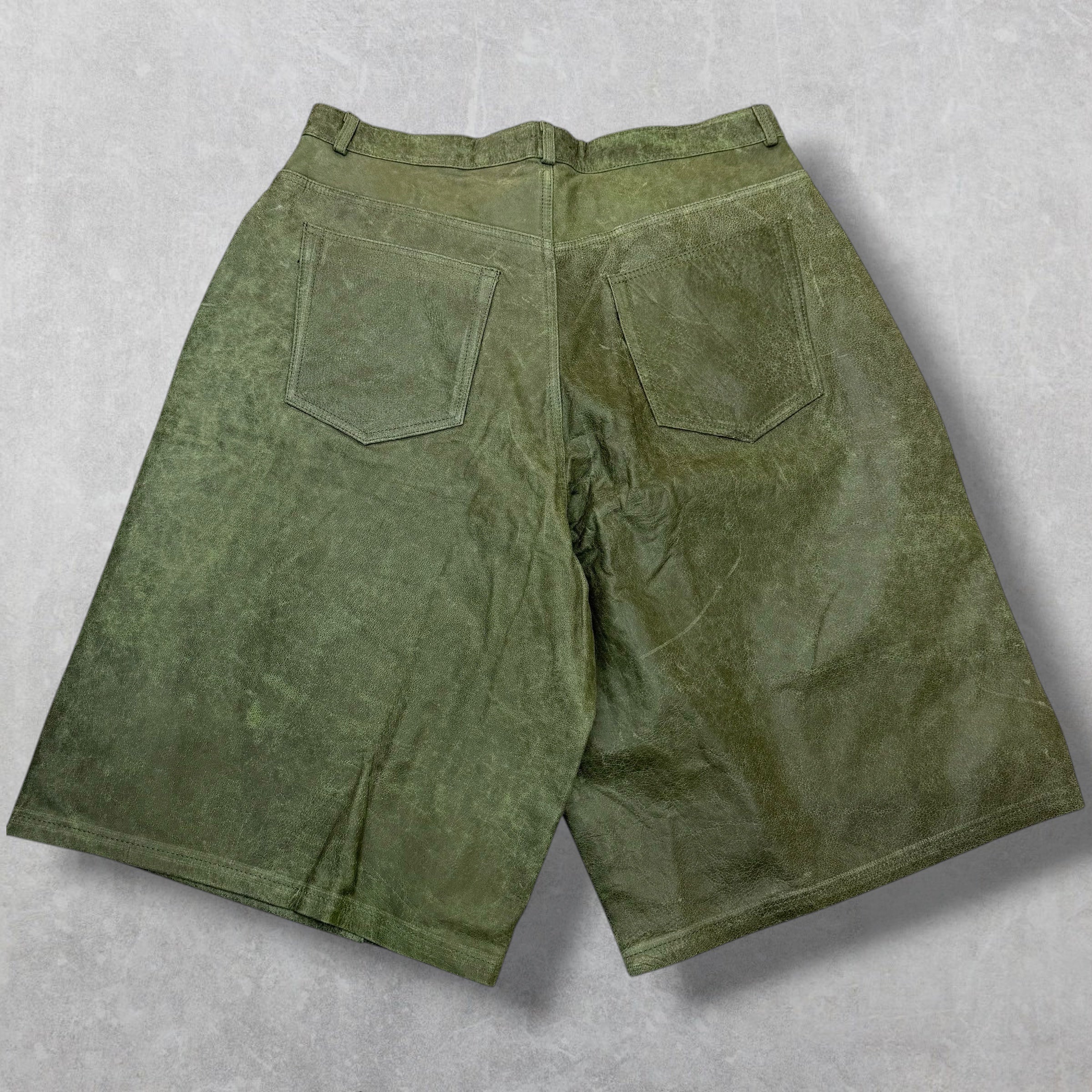 GV Gallery Raspberry Hills Jade Leather Shorts L