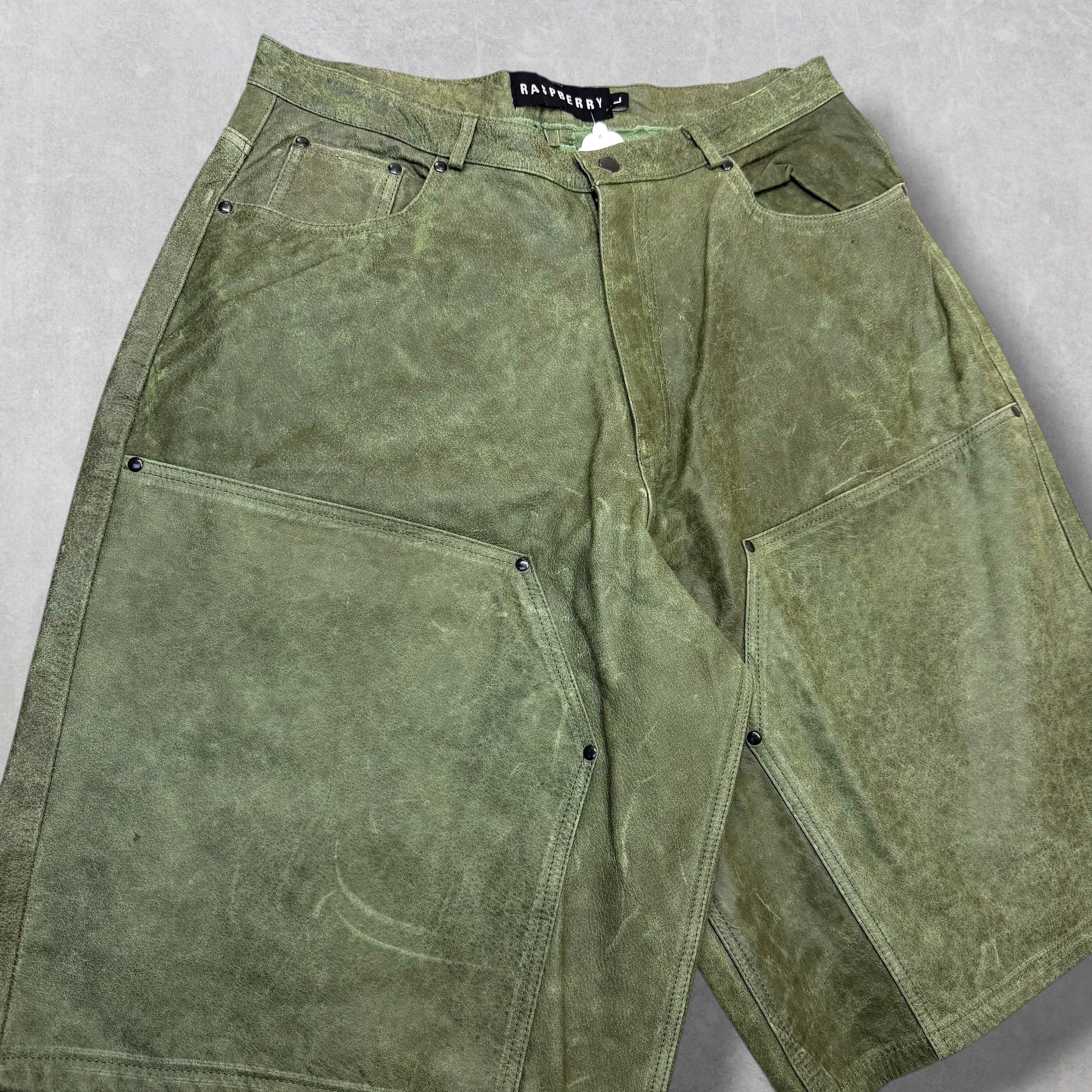 GV Gallery Raspberry Hills Jade Leather Shorts L