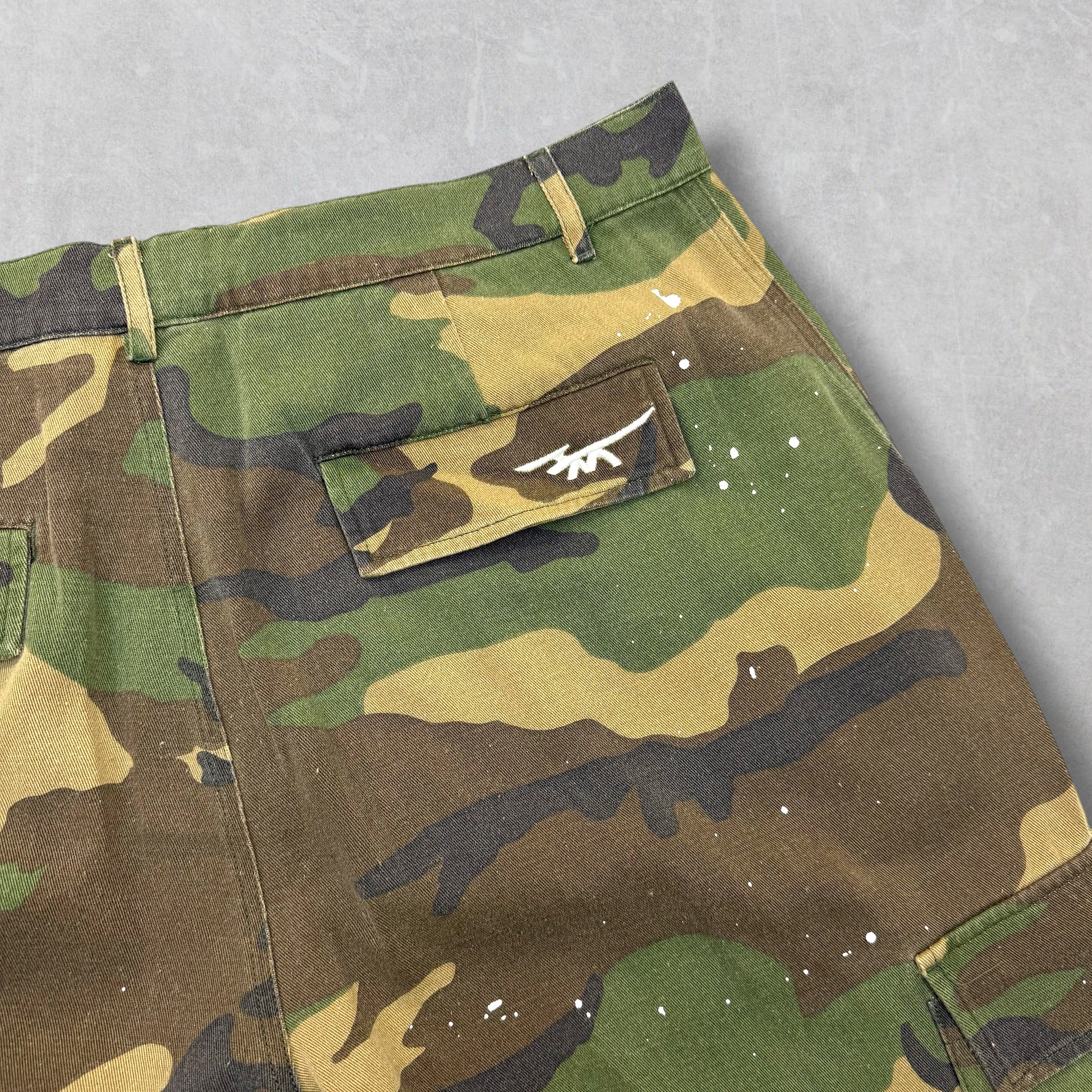 HMDD ARMY Everyday Worker Camo Shorts L