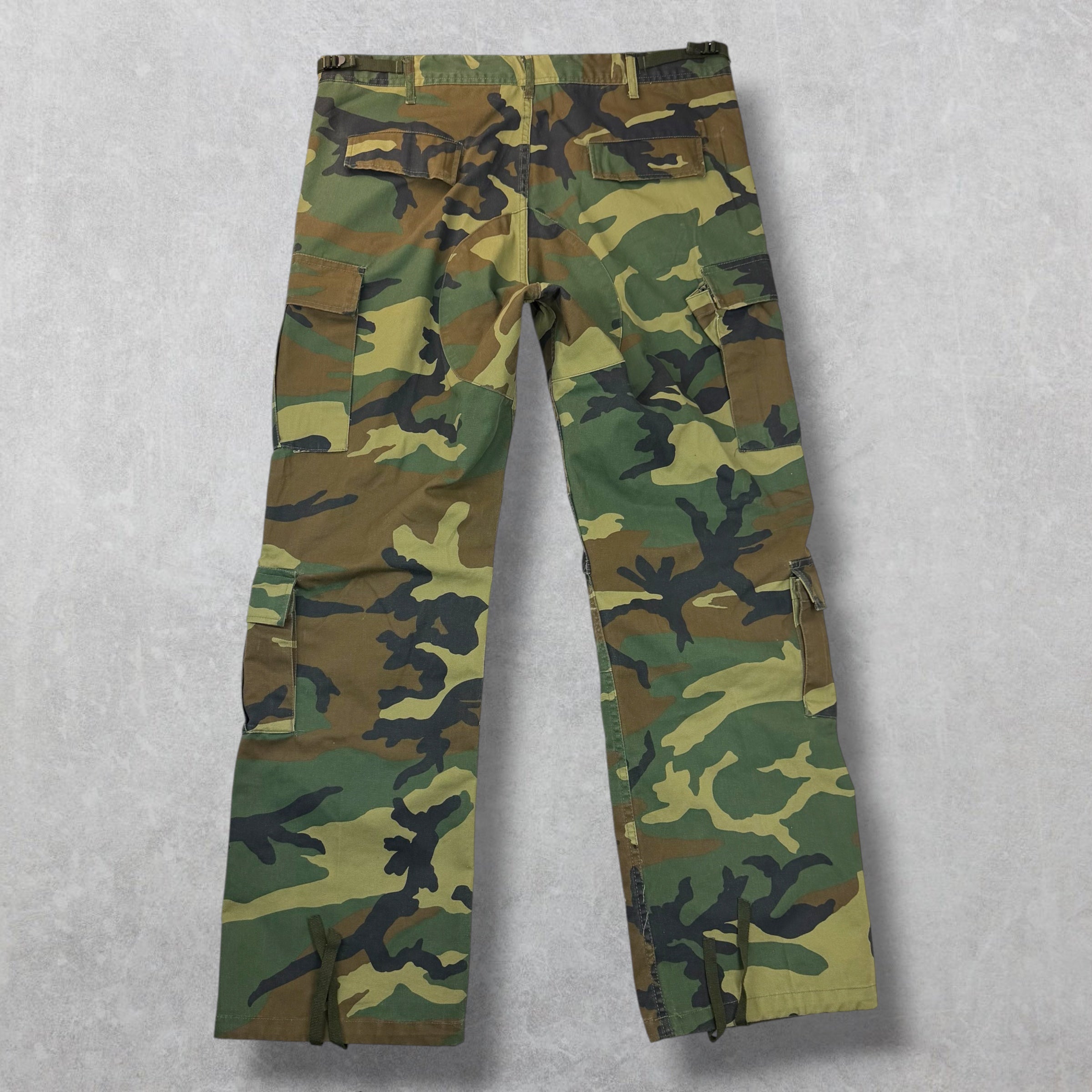 GV Gallery Raspberry Hills Camo Cargos L
