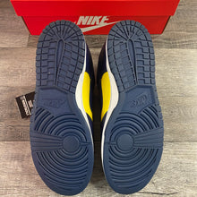 Load image into Gallery viewer, Nike Dunk Low Michigan Size 12
